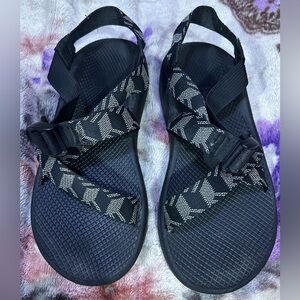 Chaco Cloud Men’s sport sandal, size 11 Black and White.